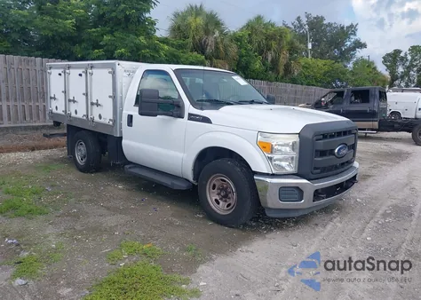2011 Ford F-250 Xl z USA, uszkodzony, nr VIN 1FDBF2A68BEB57606